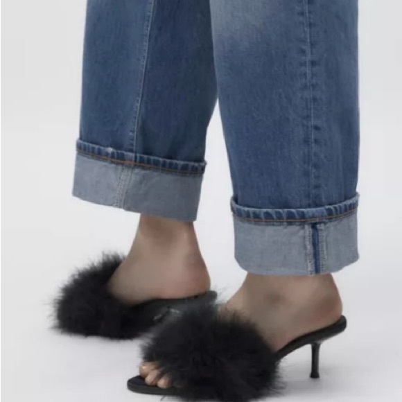 Zara mules feather fur trim black size 40 9 or 9.5
Full glam - Picture 2 of 6